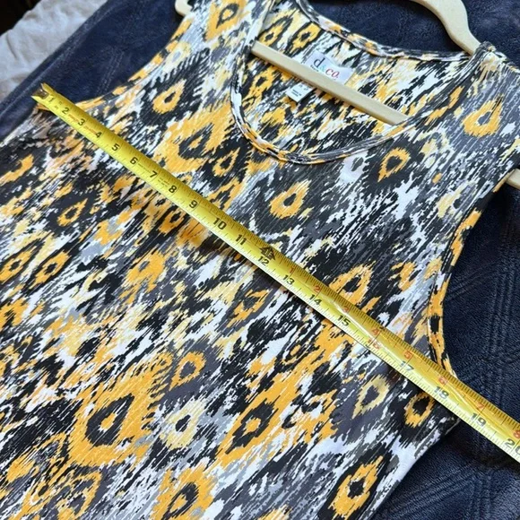 Like new D & Co Women’s Yellow,Black&White knit Midi Sundress with side slit LP - Picture 12 of 15